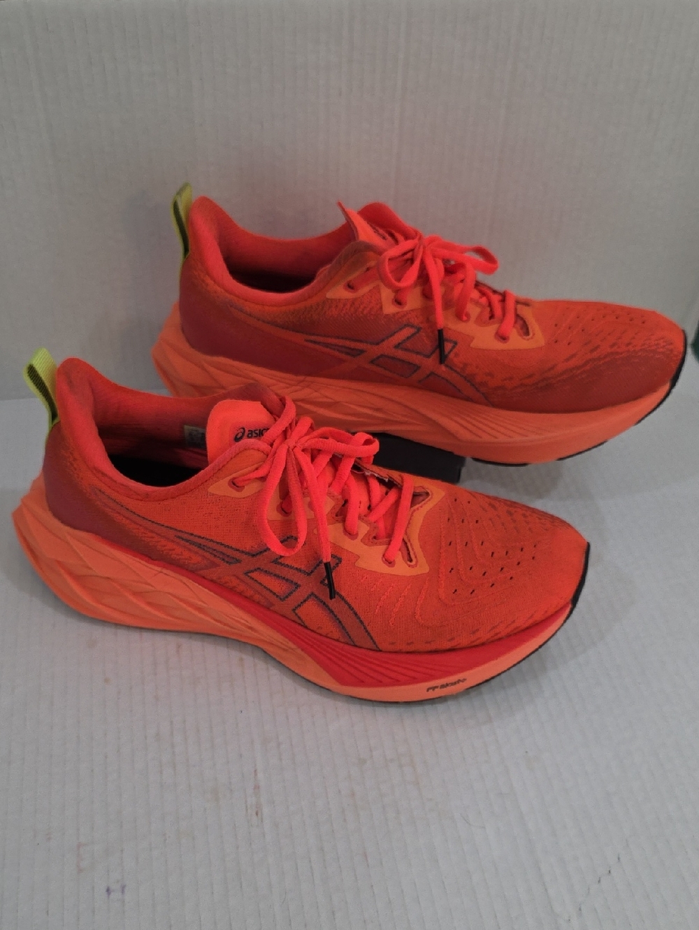 Asics Novablast 4 Men's Neon Orange Lace-Up Running Sneakers Size 10